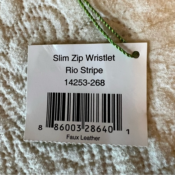 Vera Bradley Wrist Wallet, NWT - Picture 6 of 7